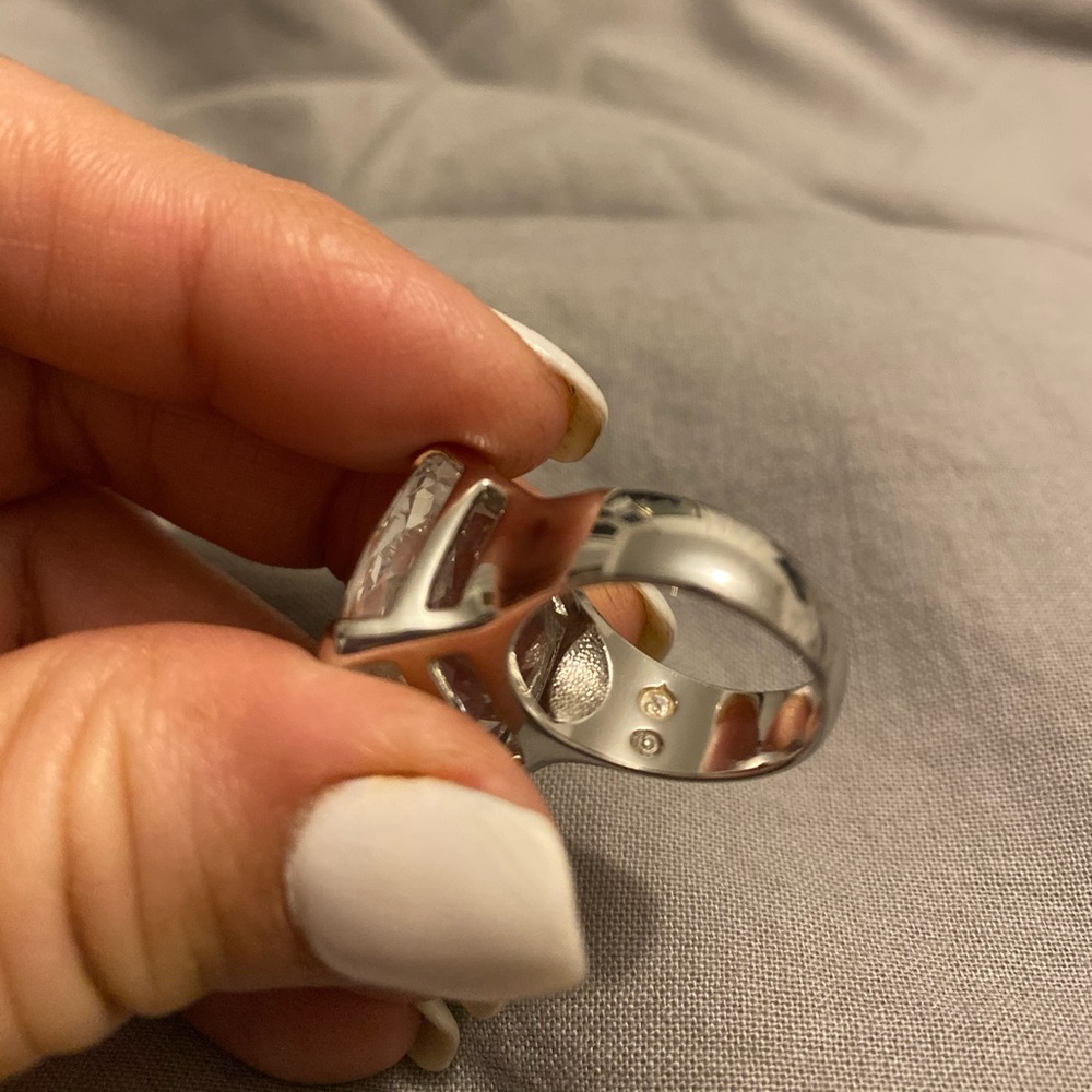 Ring - Picture 3 of 5